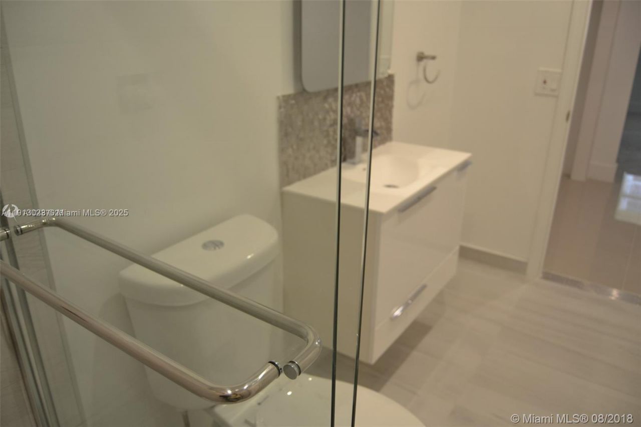 9375 Fontainebleau Blvd, Unit L122, Miami, FL 33172 Photo