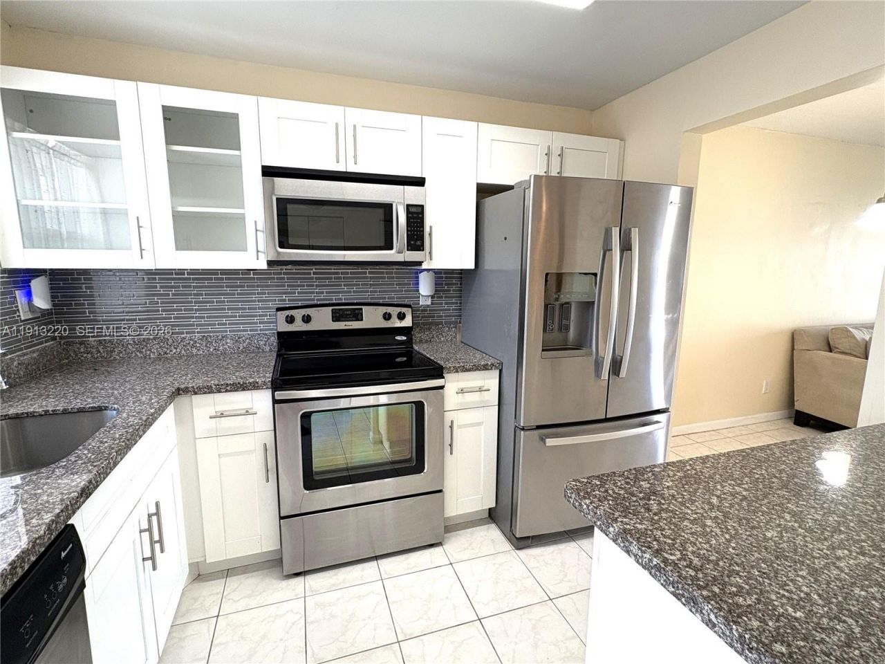 8901 Sunrise Lakes Blvd, Unit 204, Sunrise, FL 33322 Photo