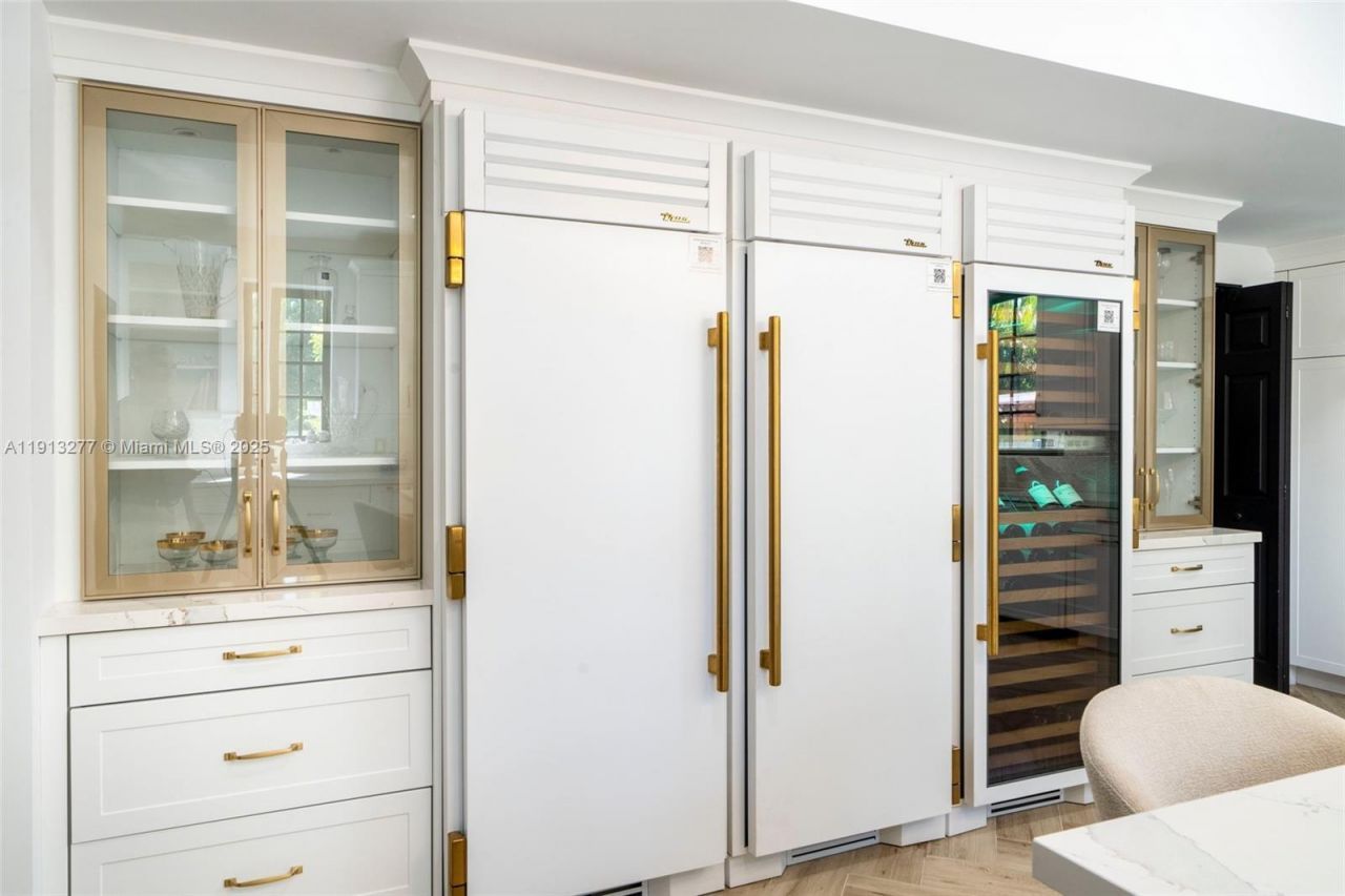 5149 Alton Rd, Miami Beach, FL 33140 Photo