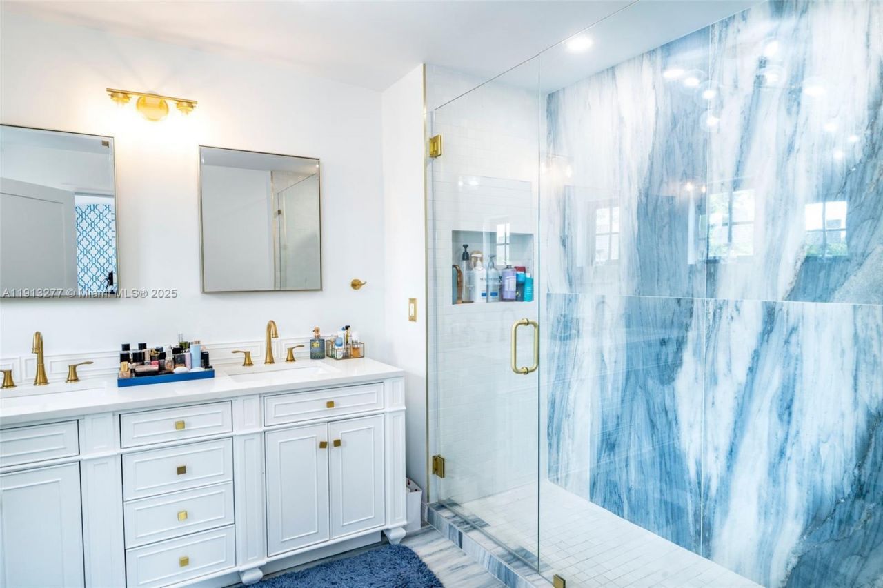 5149 Alton Rd, Miami Beach, FL 33140 Photo