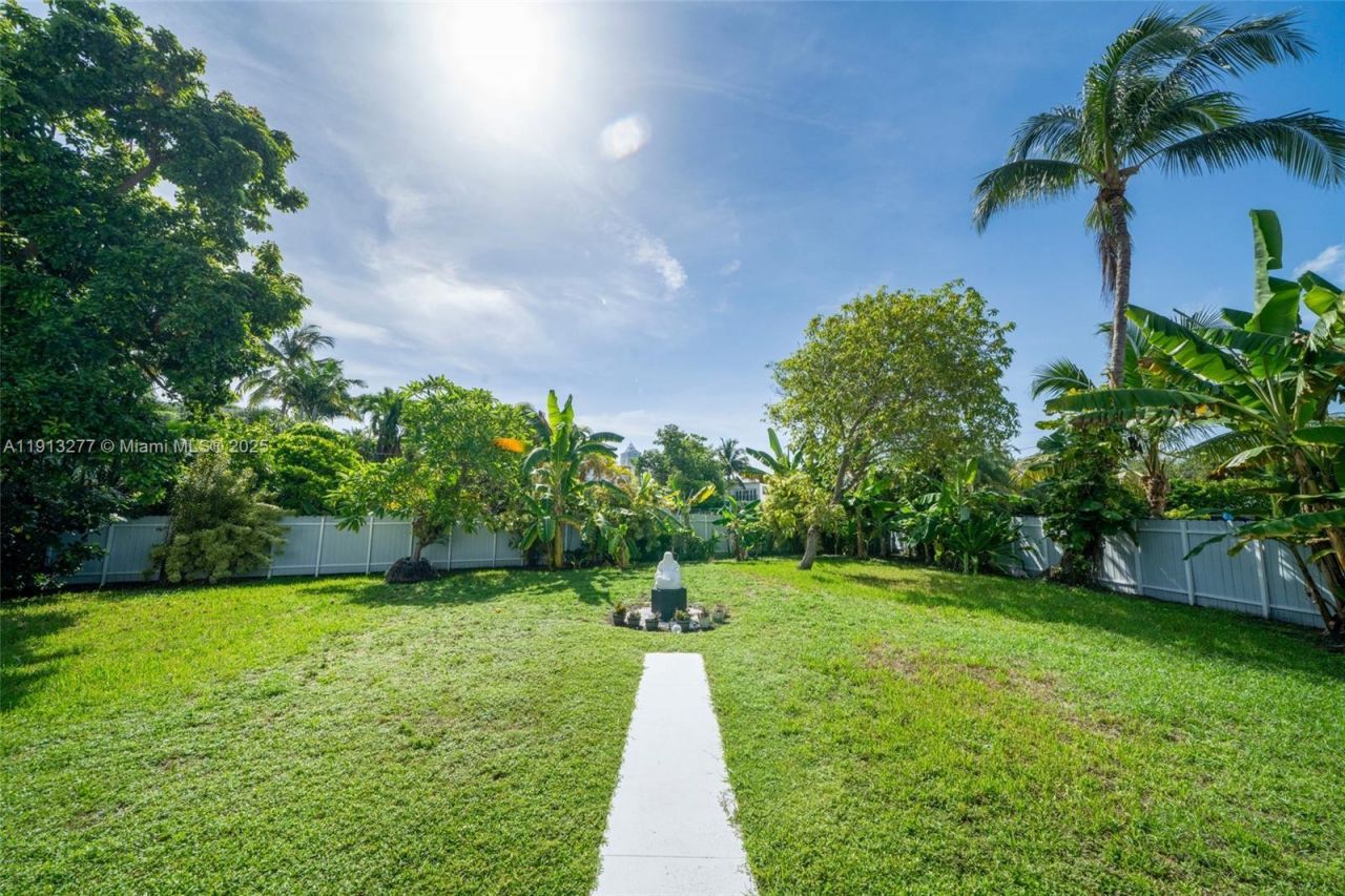 5149 Alton Rd, Miami Beach, FL 33140 Photo