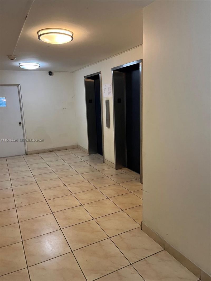 8233 Harding Ave, Unit 305, Miami Beach, FL 33141 Photo