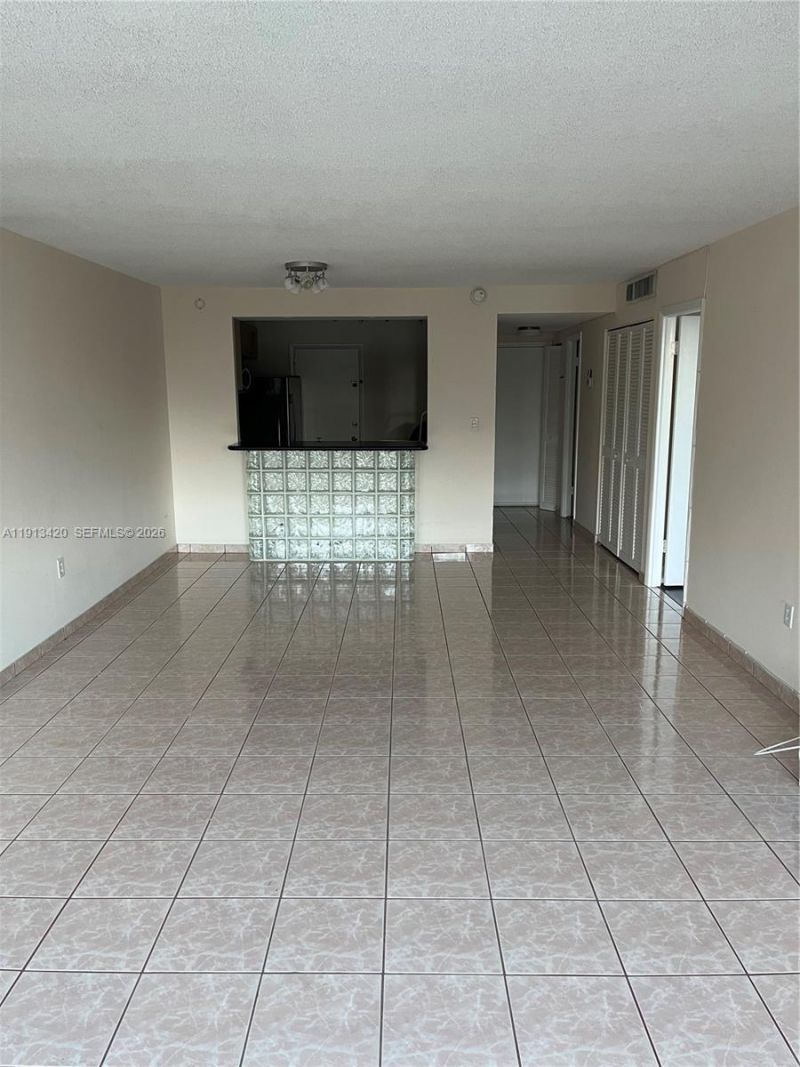 8233 Harding Ave, Unit 305, Miami Beach, FL 33141 Photo