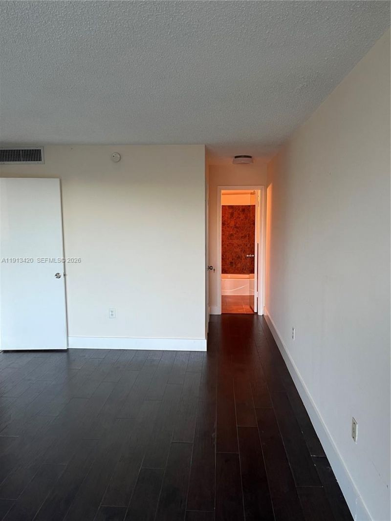8233 Harding Ave, Unit 305, Miami Beach, FL 33141 Photo