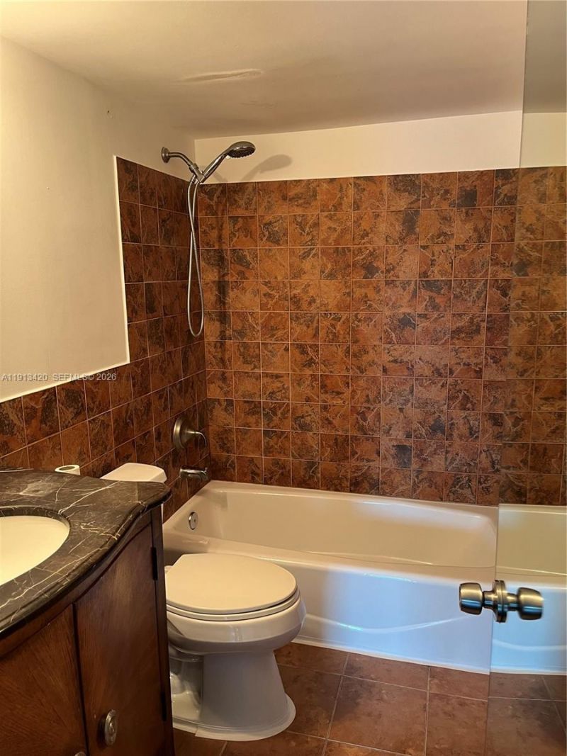 8233 Harding Ave, Unit 305, Miami Beach, FL 33141 Photo