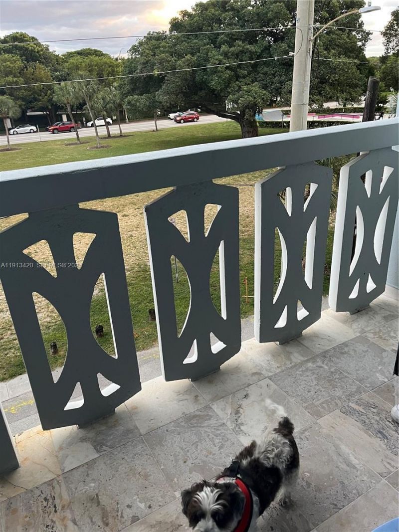 8233 Harding Ave, Unit 305, Miami Beach, FL 33141 Photo