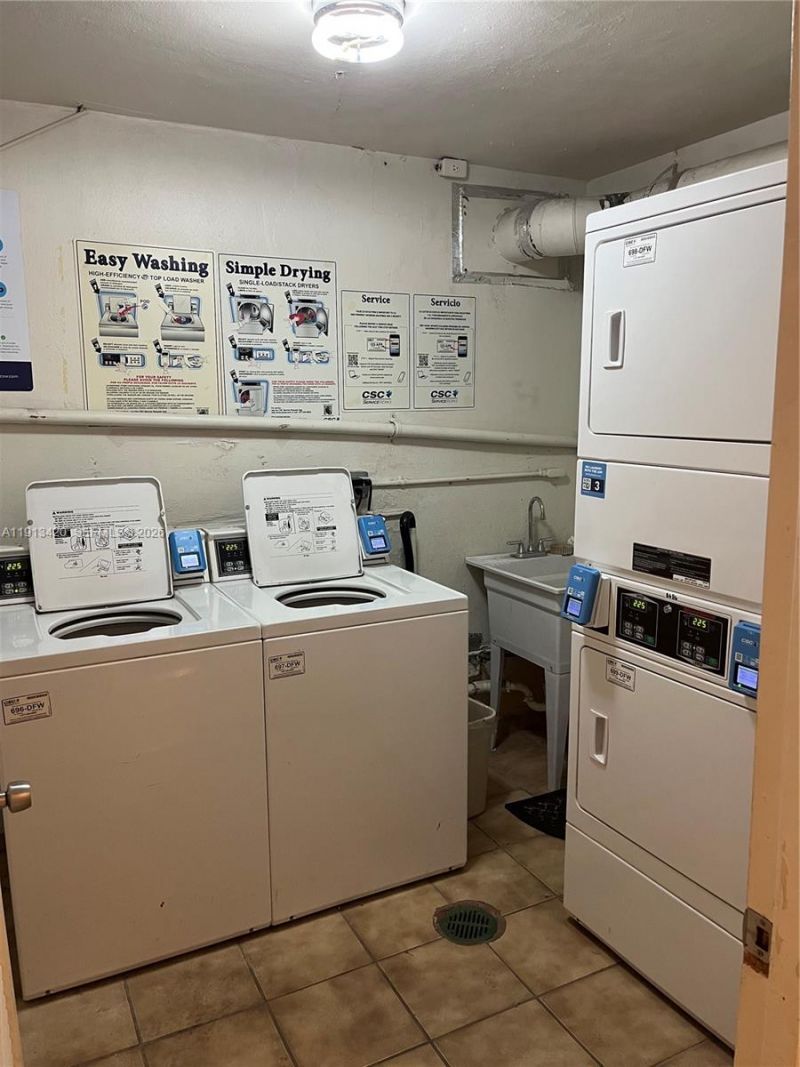 8233 Harding Ave, Unit 305, Miami Beach, FL 33141 Photo