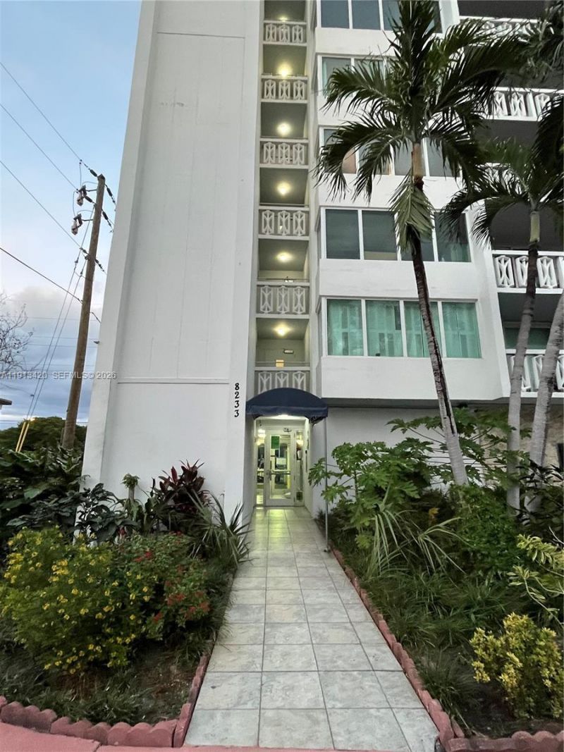 8233 Harding Ave, Unit 305, Miami Beach, FL 33141 Photo