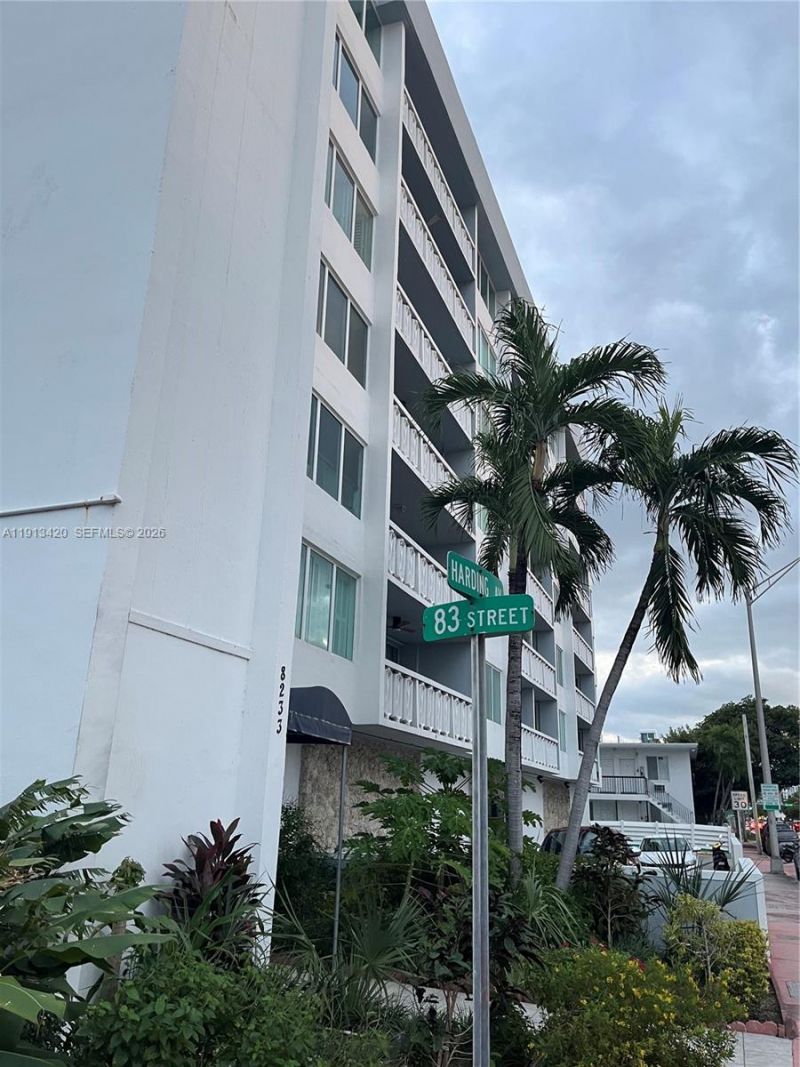 8233 Harding Ave, Unit 305, Miami Beach, FL 33141 Photo