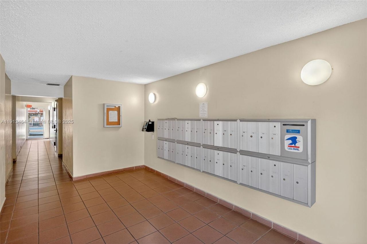 4841 NW 7th St, Unit 309-4, Miami, FL 33126 Photo