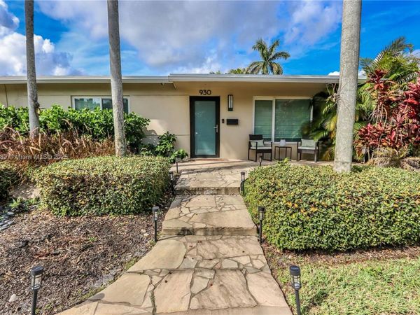 930 N 11th Ct, Hollywood, FL 33019