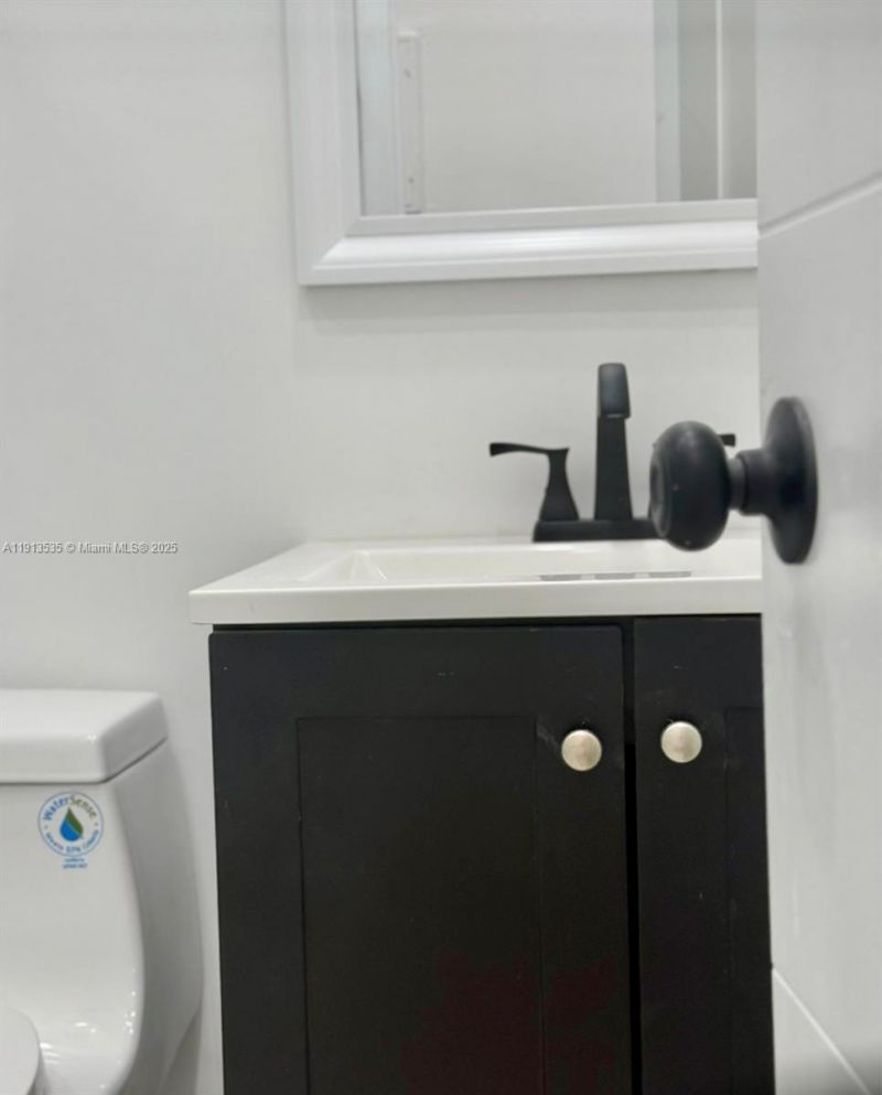 7521 NE 2nd Ct, Unit 4, Miami, FL 33138 Photo