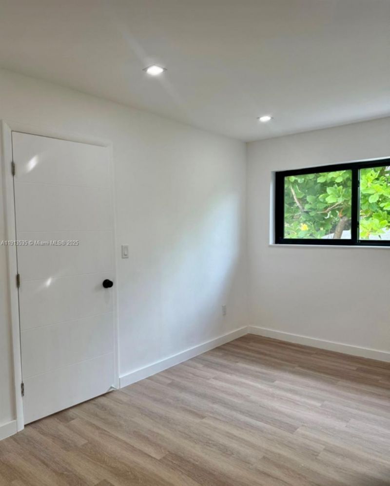 7521 NE 2nd Ct, Unit 4, Miami, FL 33138 Photo