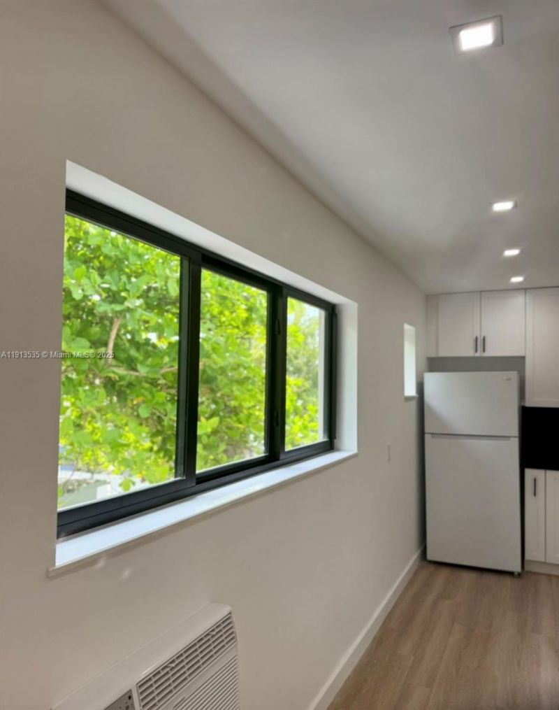 7521 NE 2nd Ct, Unit 4, Miami, FL 33138 Photo