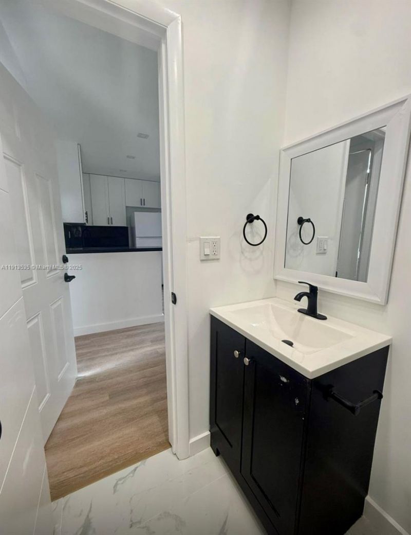 7521 NE 2nd Ct, Unit 4, Miami, FL 33138 Photo