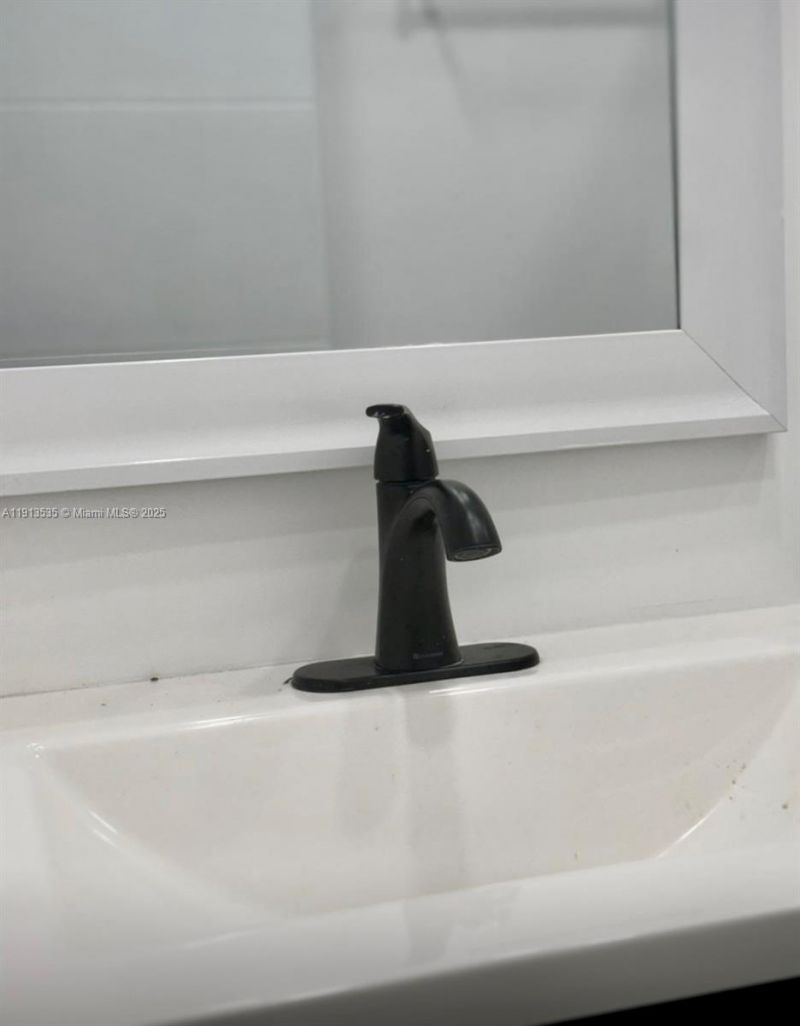 7521 NE 2nd Ct, Unit 4, Miami, FL 33138 Photo