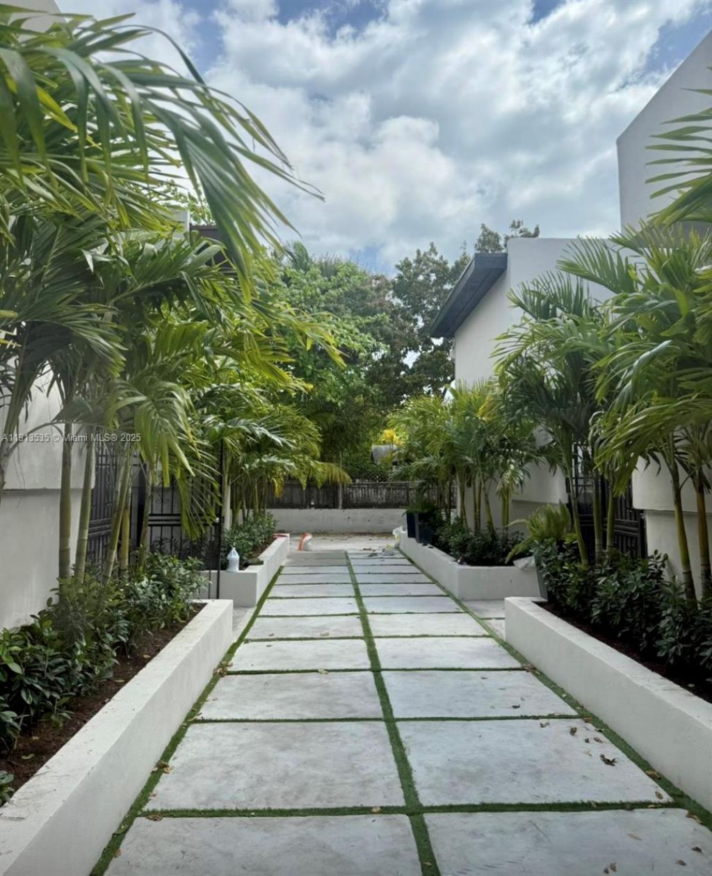 7521 NE 2nd Ct, Unit 4, Miami, FL 33138 Photo