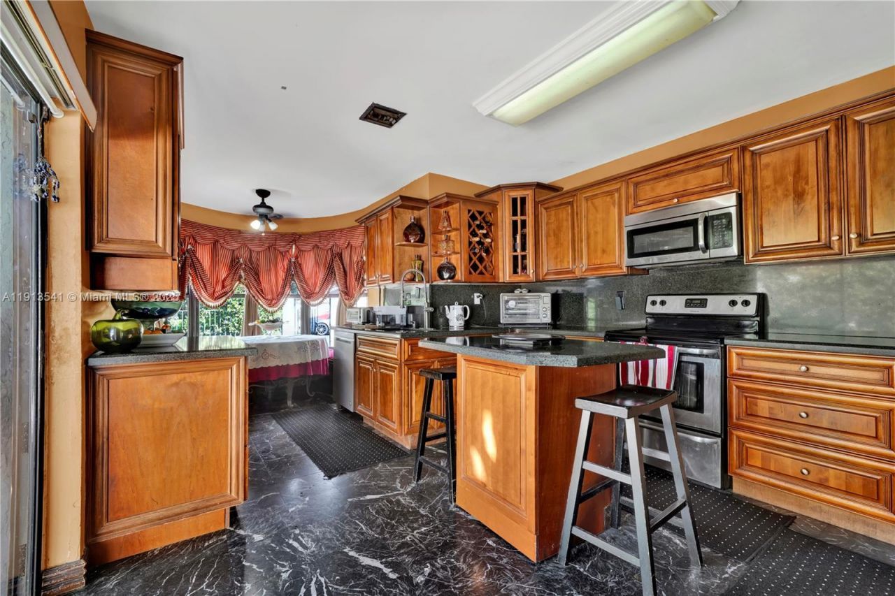 10720 SW 117th Ct, Miami, FL 33186 Photo