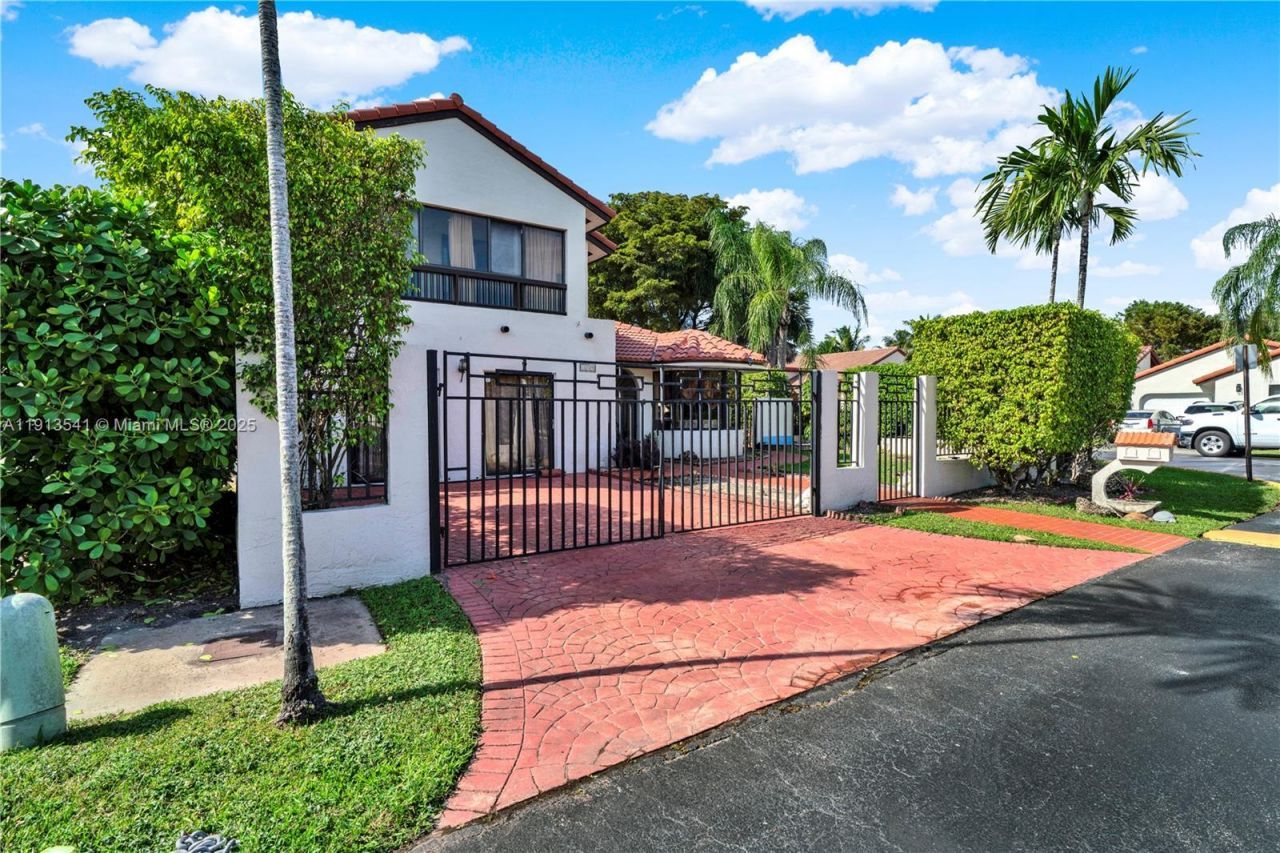 10720 SW 117th Ct, Miami, FL 33186 Photo