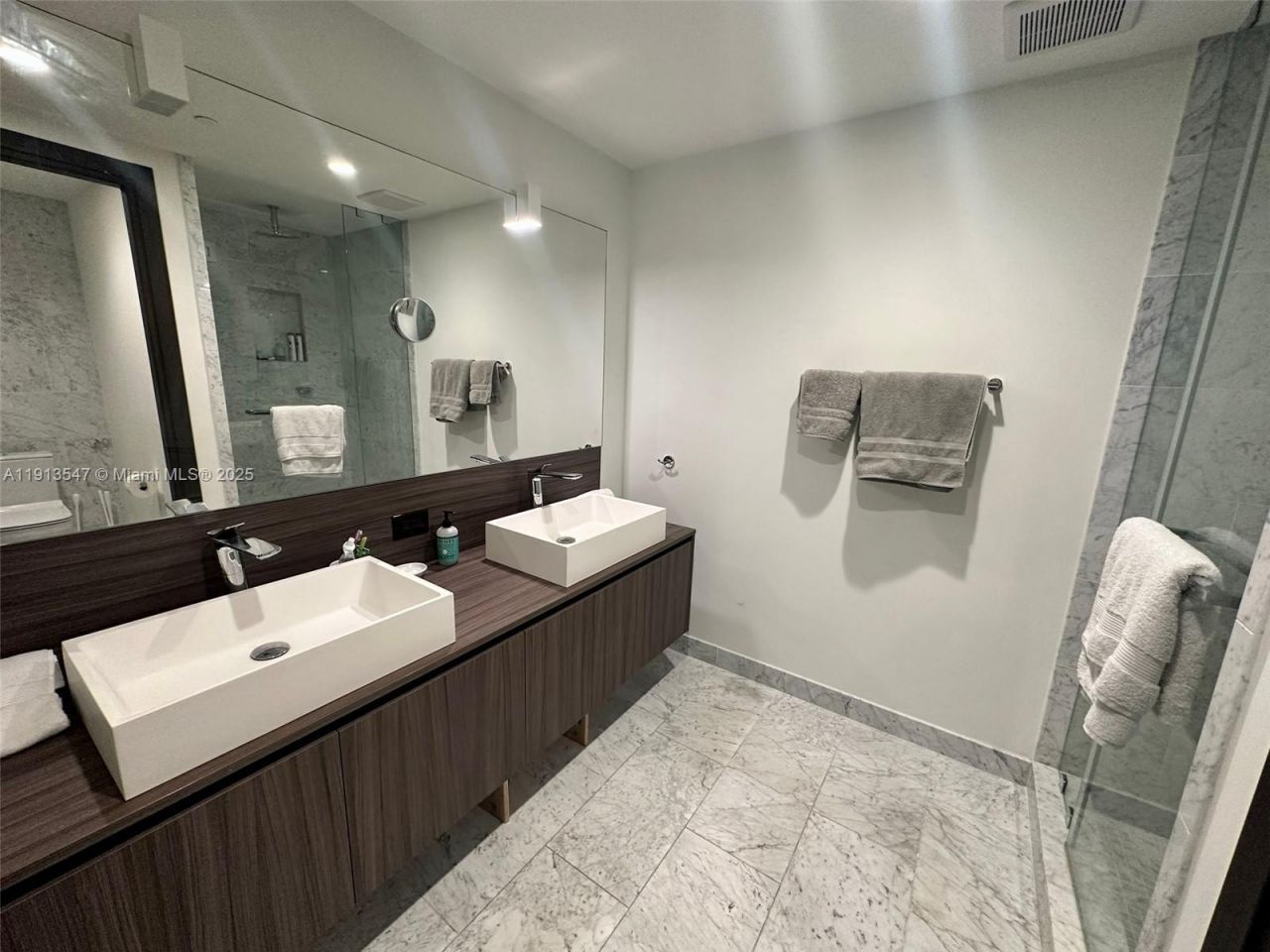 1000 Brickell Plaza, Unit 3907, Miami, FL 33131 Photo