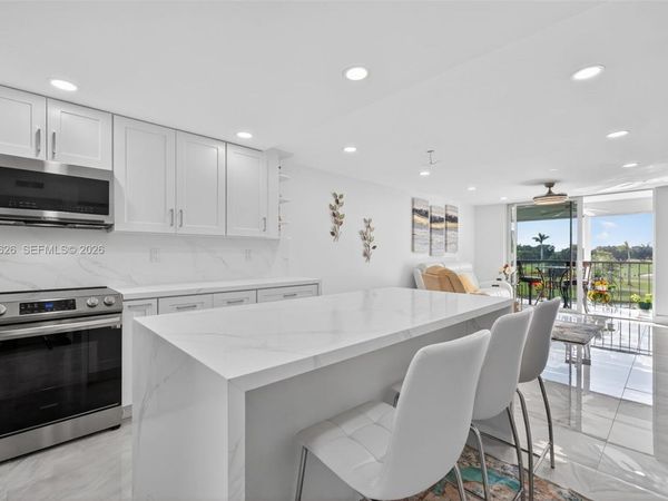 8900 Washington Blvd, Unit 410, Pembroke Pines, FL 33025