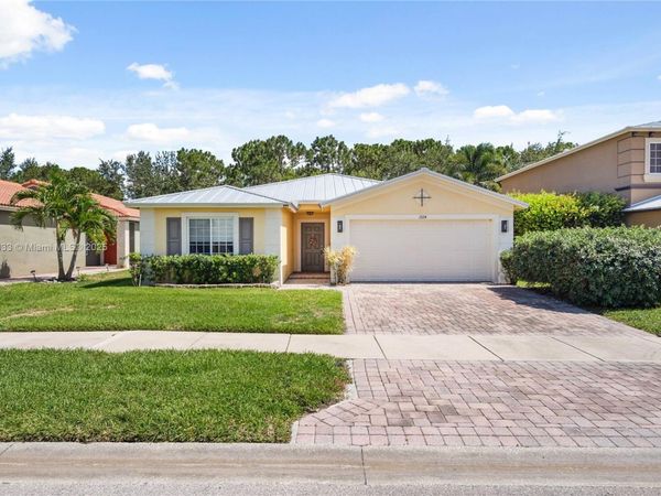1924 SW Jamesport Dr, Port St. Lucie, FL 34953