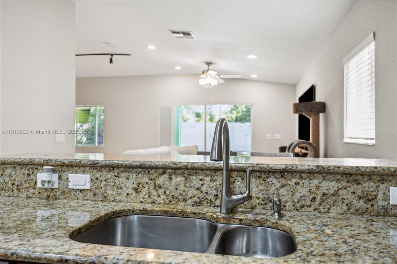 1924 SW Jamesport Dr, Port Saint Lucie, FL 34953 Photo