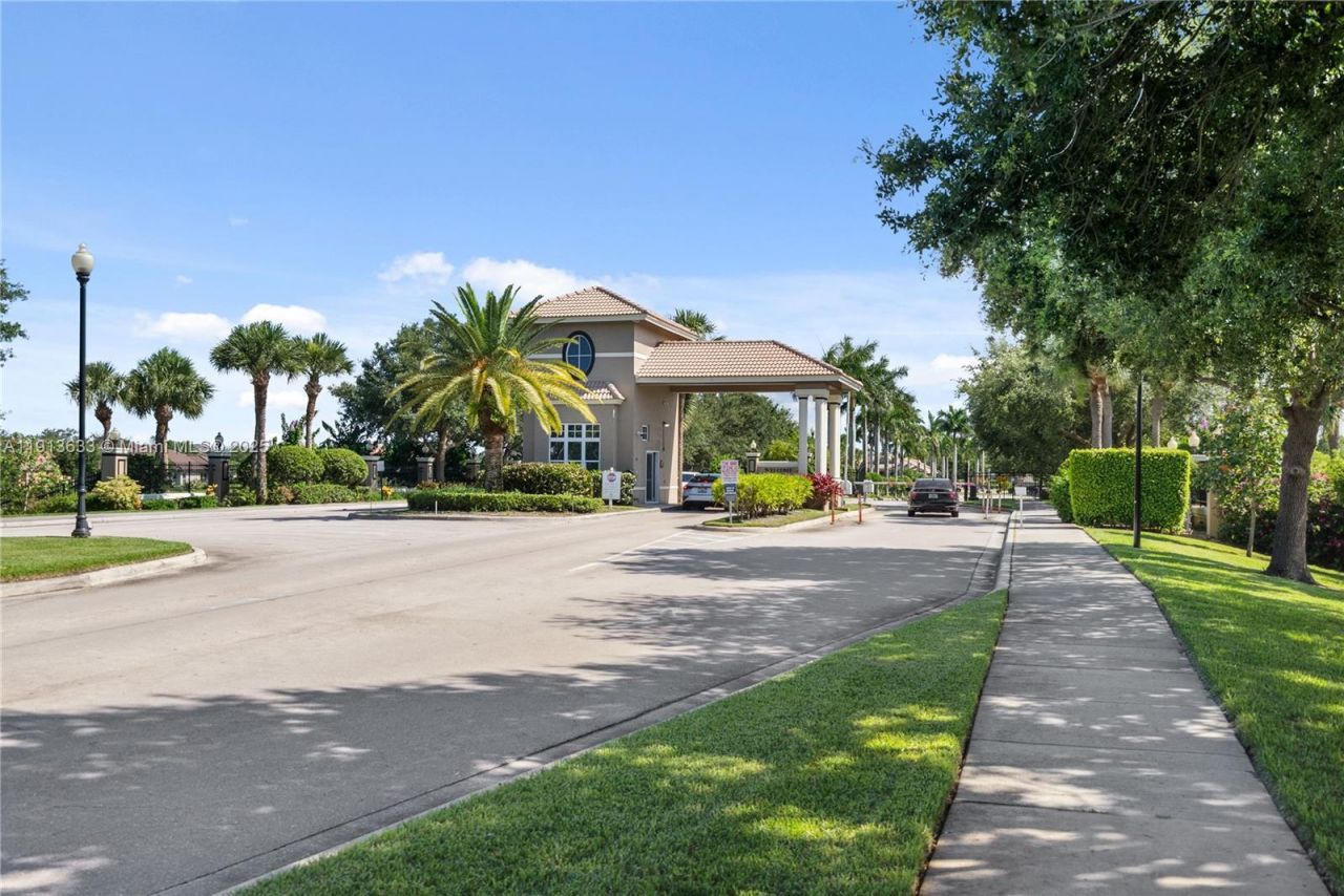 1924 SW Jamesport Dr, Port Saint Lucie, FL 34953 Photo