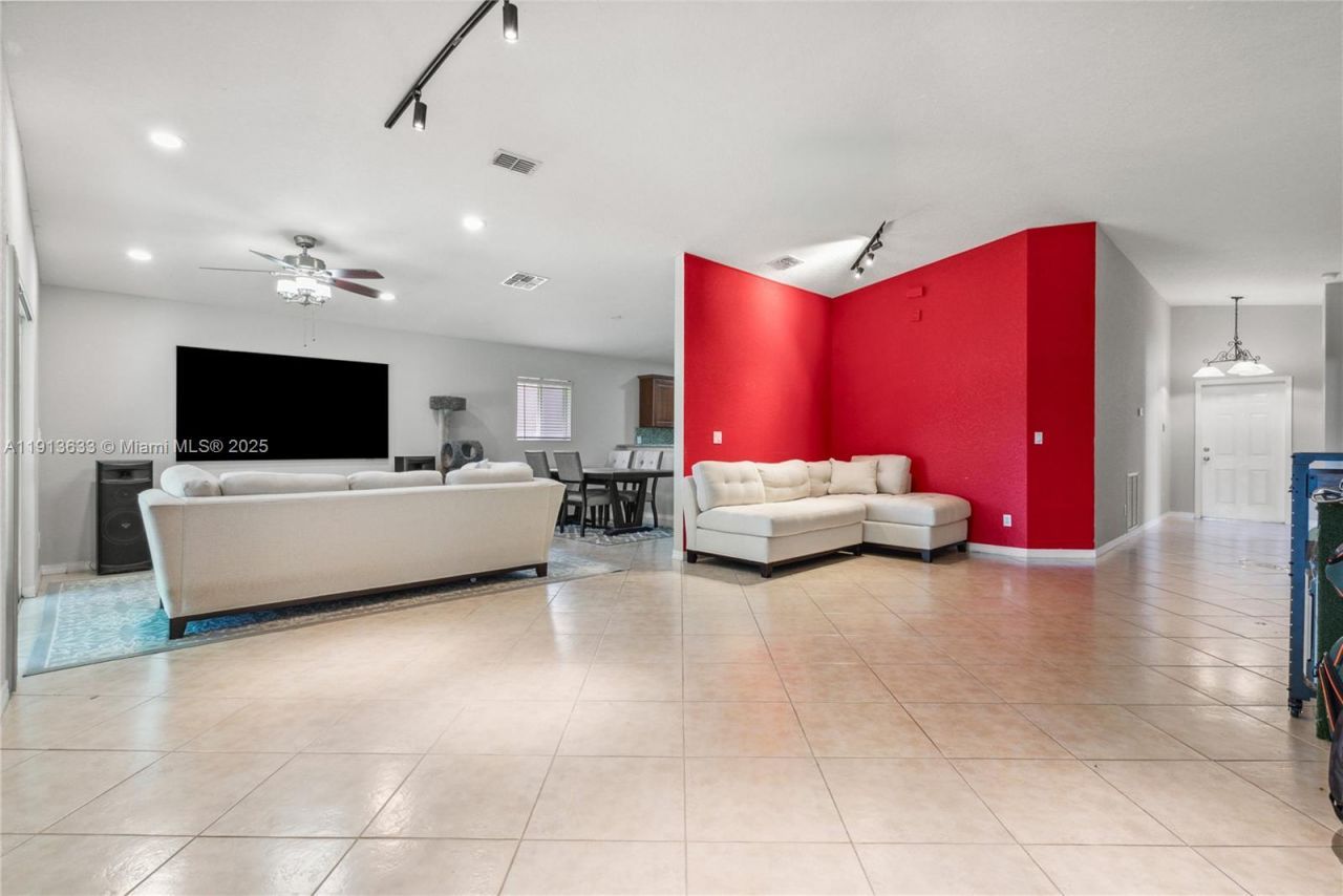 1924 SW Jamesport Dr, Port Saint Lucie, FL 34953 Photo