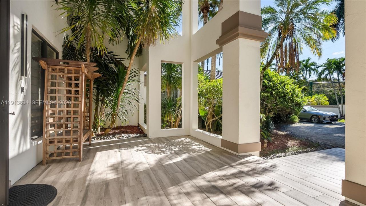 10395 SW 67th Ave, Pinecrest, FL 33156 Photo