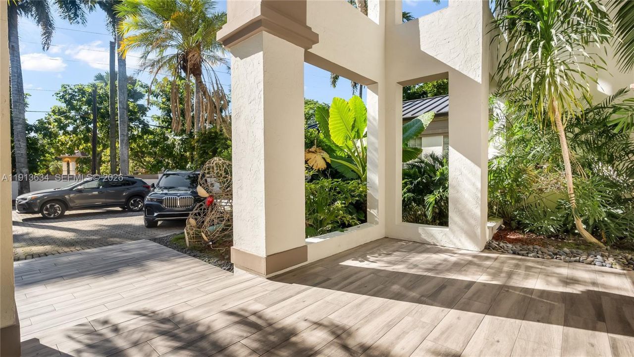 10395 SW 67th Ave, Pinecrest, FL 33156 Photo