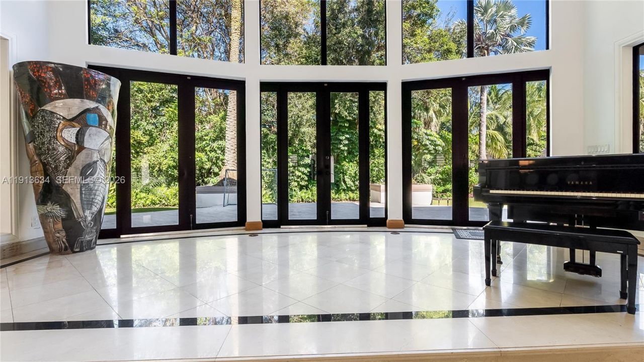 10395 SW 67th Ave, Pinecrest, FL 33156 Photo