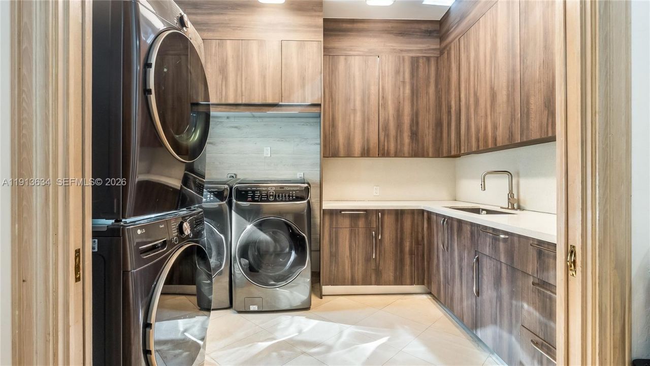 10395 SW 67th Ave, Pinecrest, FL 33156 Photo