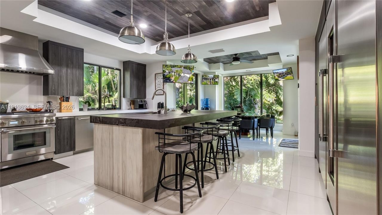 10395 SW 67th Ave, Pinecrest, FL 33156 Photo