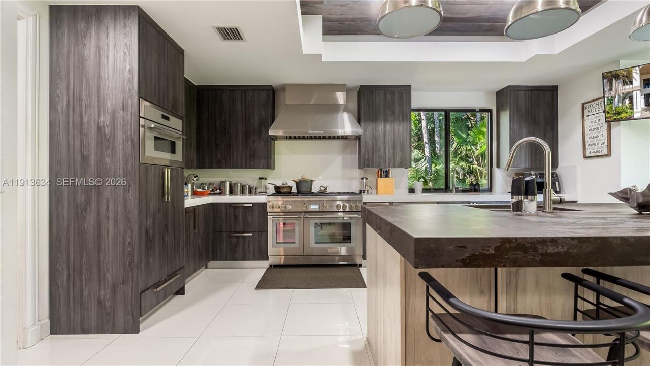 10395 SW 67th Ave, Pinecrest, FL 33156 Photo