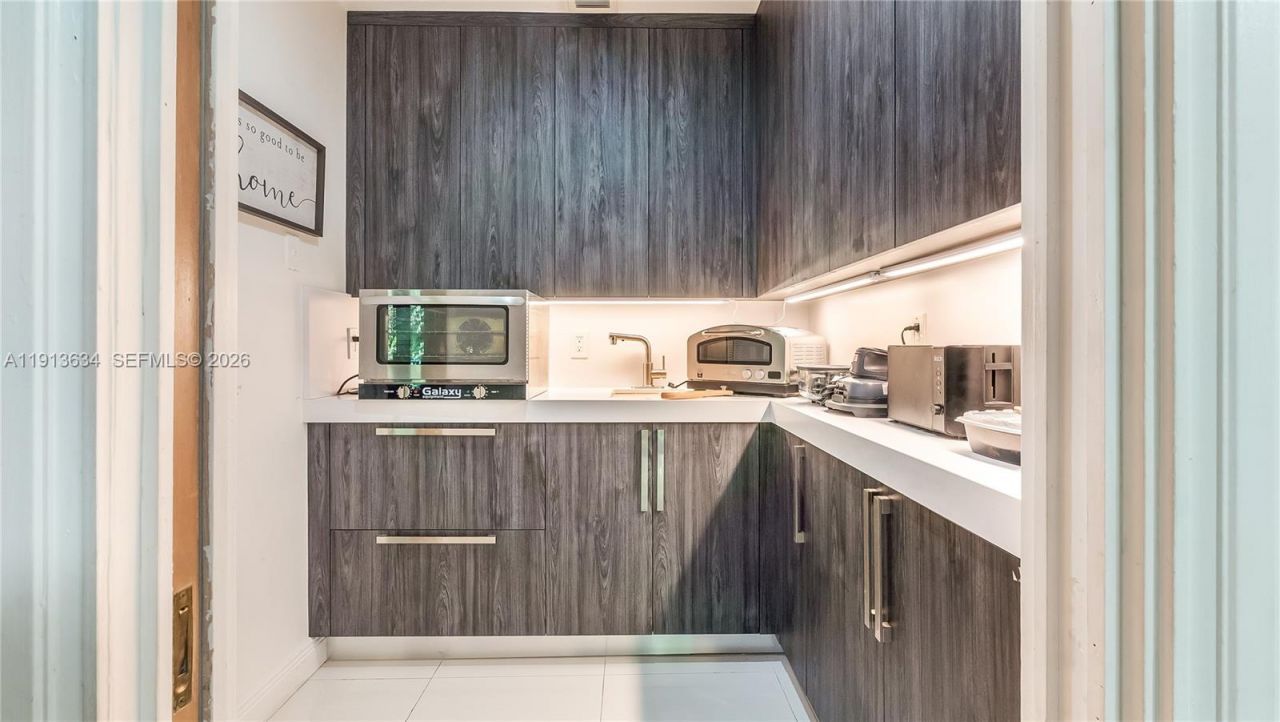 10395 SW 67th Ave, Pinecrest, FL 33156 Photo