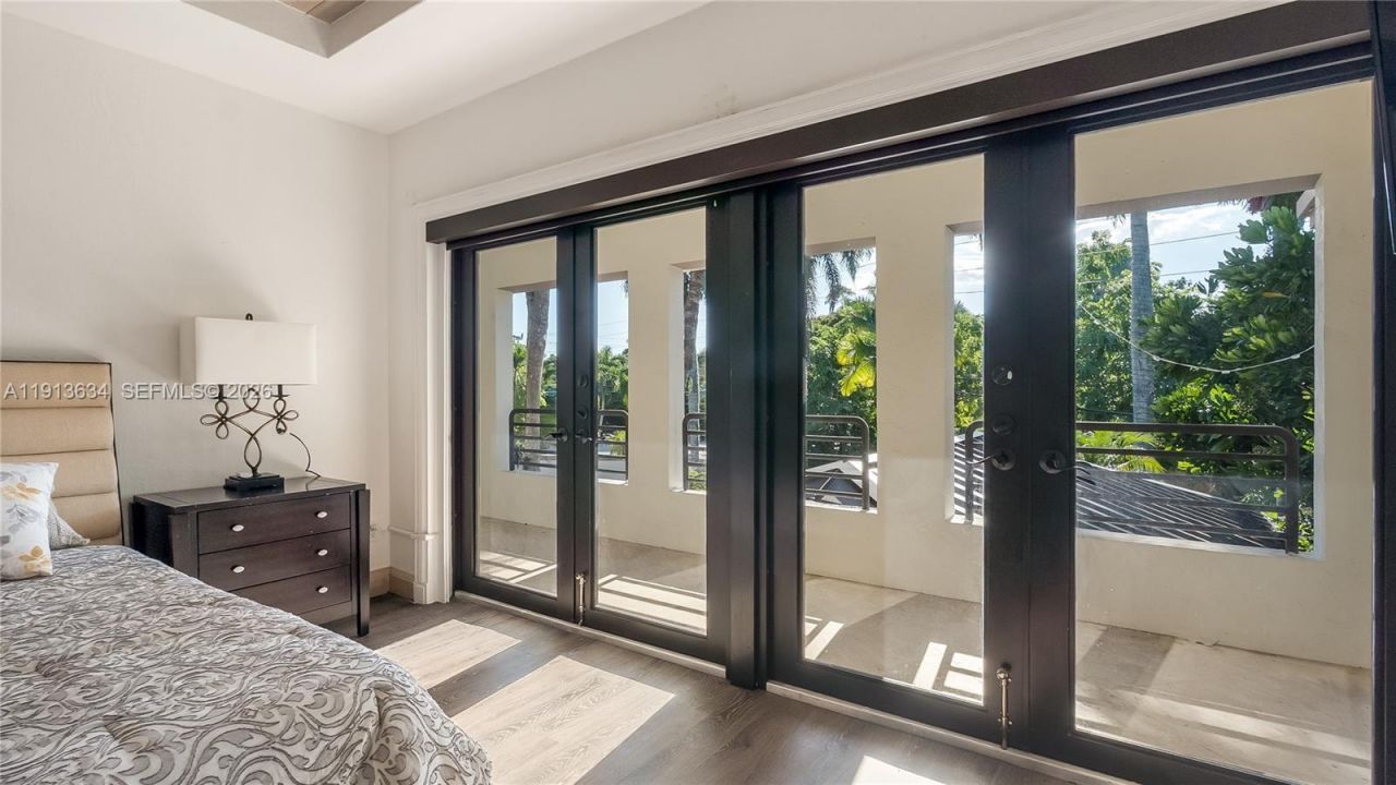 10395 SW 67th Ave, Pinecrest, FL 33156 Photo