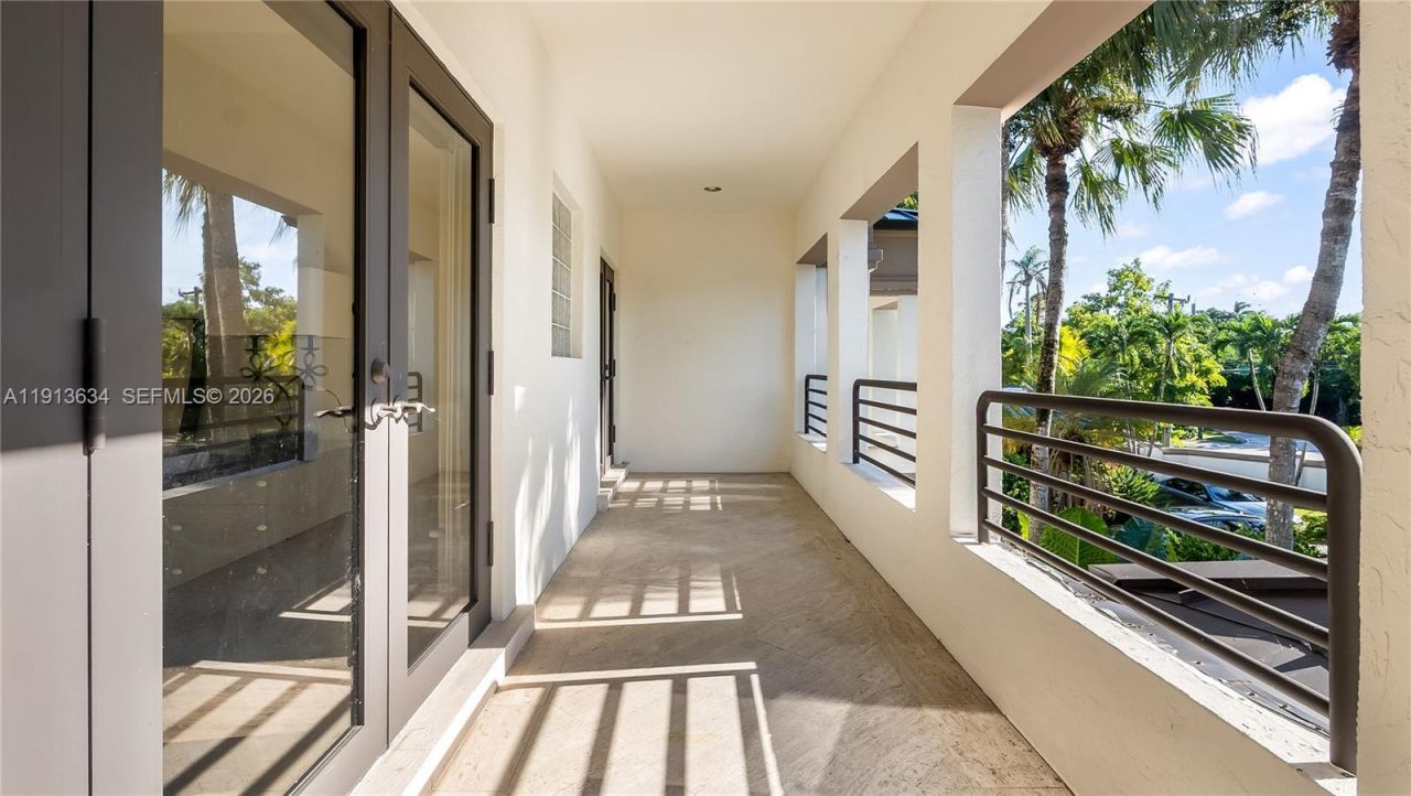 10395 SW 67th Ave, Pinecrest, FL 33156 Photo