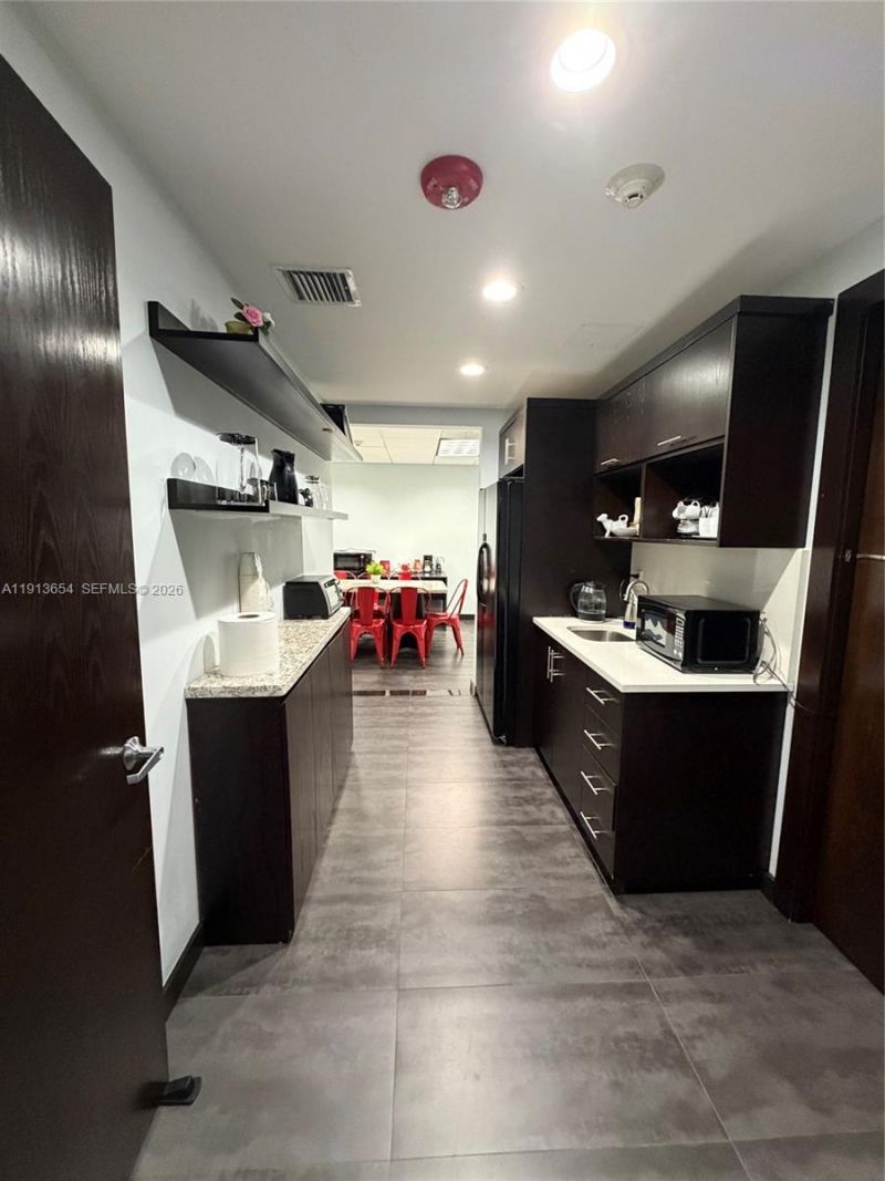 9450 SW 72nd St, Miami, FL 33173 Photo