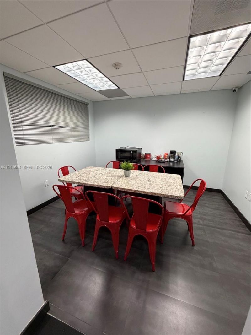 9450 SW 72nd St, Miami, FL 33173 Photo