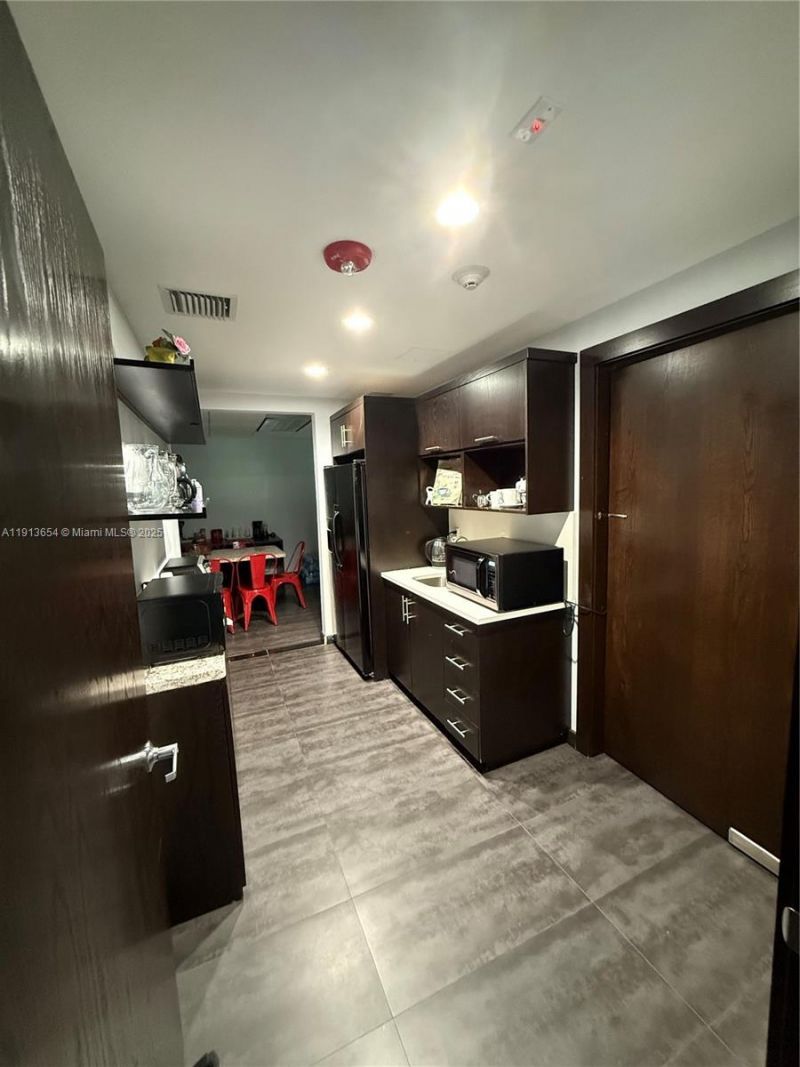 9450 SW 72nd St, Miami, FL 33173 Photo