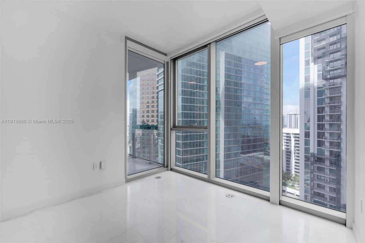300 Biscayne Boulevard Way, Unit 3009W, Miami, FL 33131 Photo