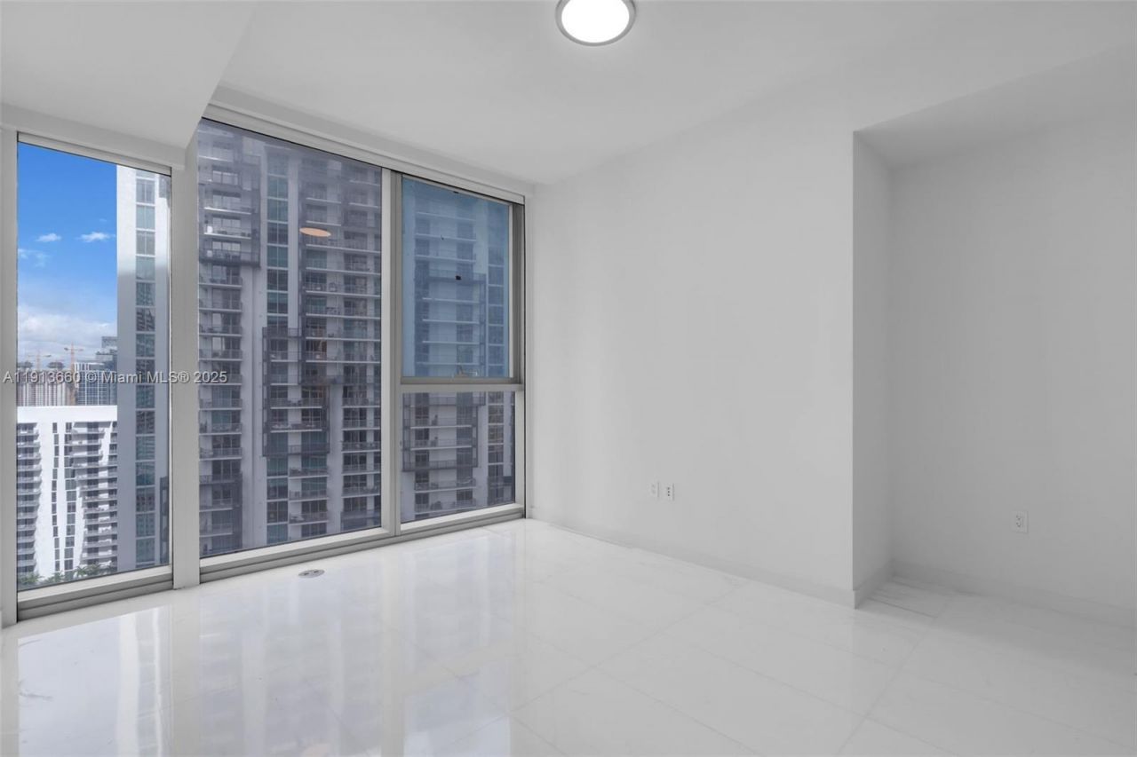 300 Biscayne Boulevard Way, Unit 3009W, Miami, FL 33131 Photo
