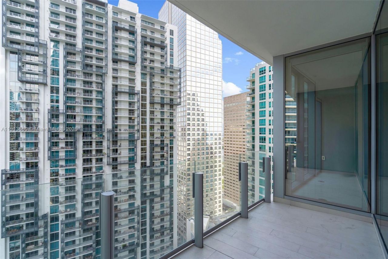300 Biscayne Boulevard Way, Unit 3009W, Miami, FL 33131 Photo