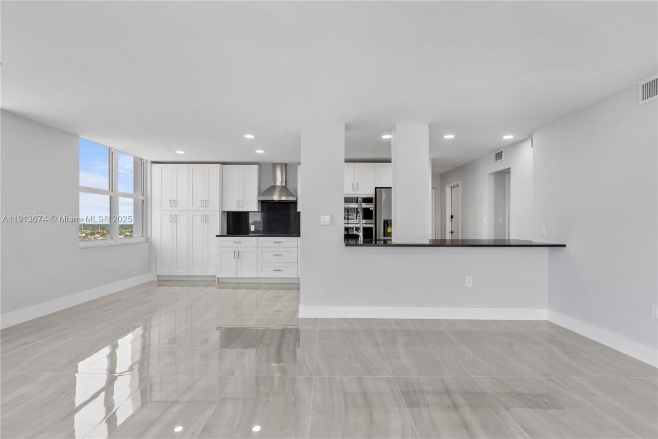 2751 S Ocean Dr, Unit 1008N, Hollywood, FL 33019 Photo