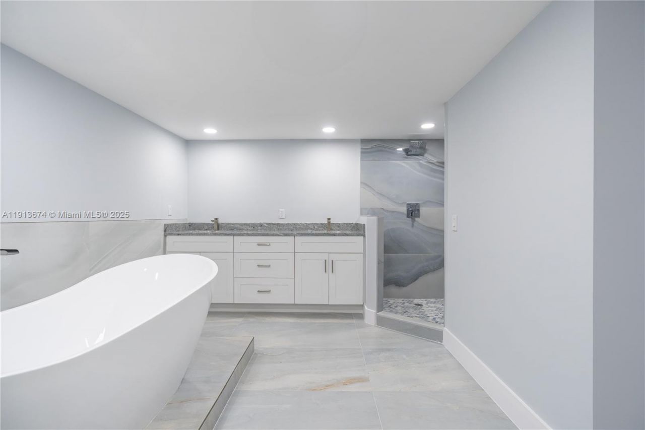 2751 S Ocean Dr, Unit 1008N, Hollywood, FL 33019 Photo