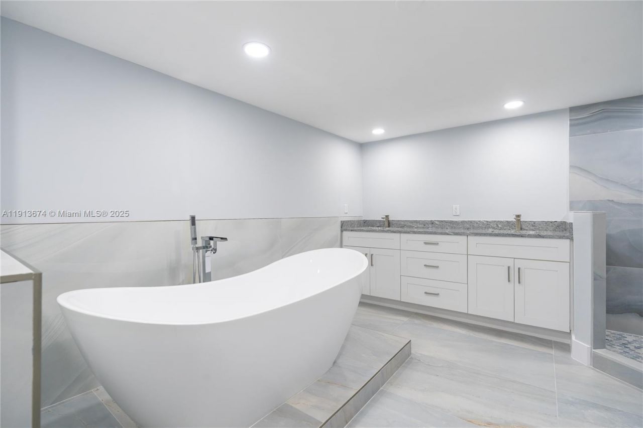 2751 S Ocean Dr, Unit 1008N, Hollywood, FL 33019 Photo