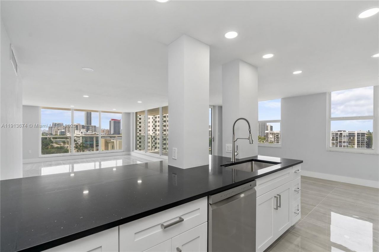 2751 S Ocean Dr, Unit 1008N, Hollywood, FL 33019 Photo