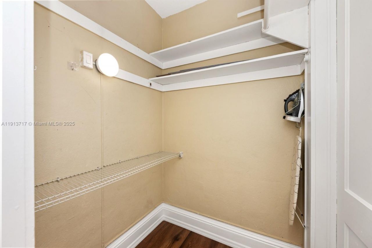 126 Mendoza Ave, Unit 5, Coral Gables, FL 33134 Photo