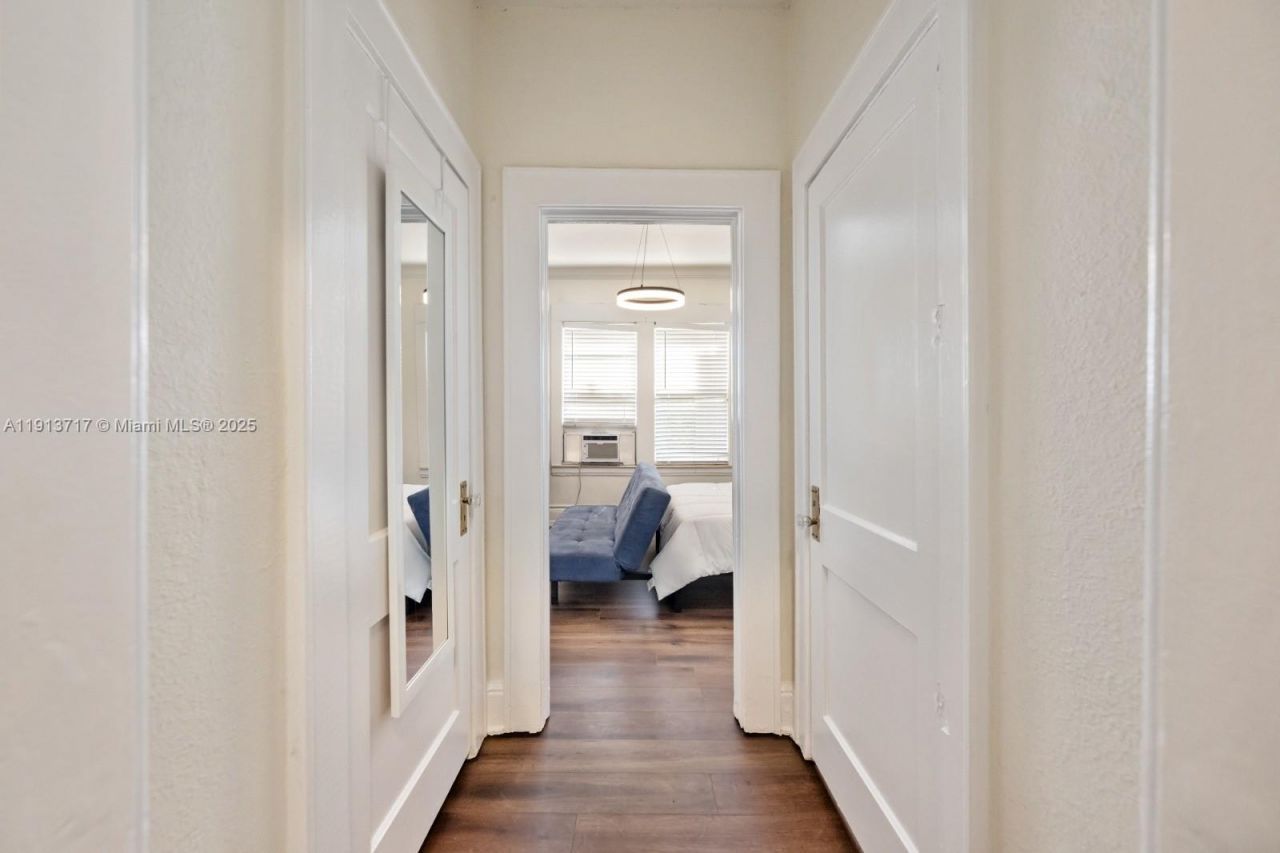 126 Mendoza Ave, Unit 5, Coral Gables, FL 33134 Photo